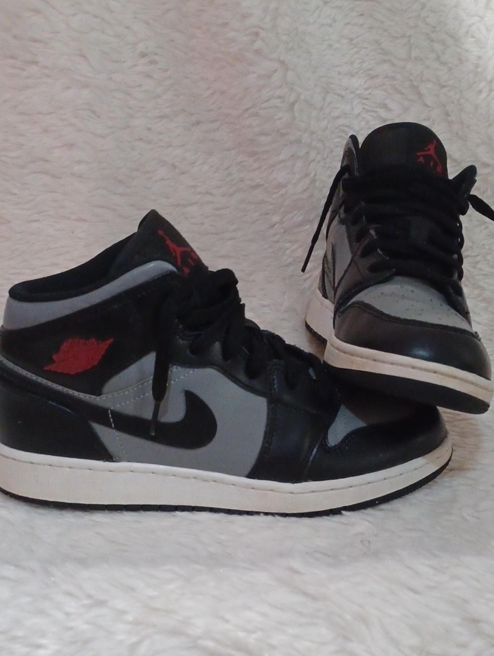 Nike Air Jordan  High Top 1 Mid "Shadow" Black, Grey, Red Basketball Shoes Sz 7Y
